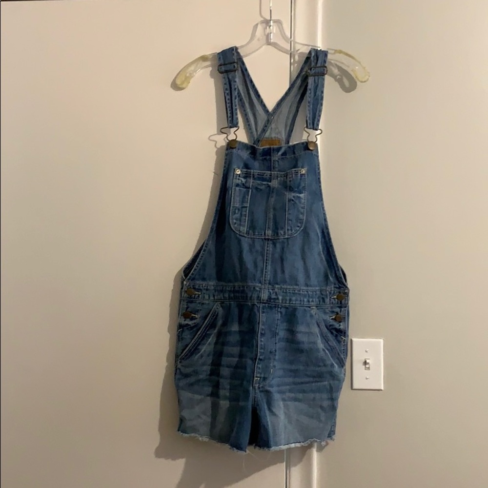 American eagle jean short overalls
